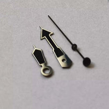 Load image into Gallery viewer, Watch hand shark  Skeleton
